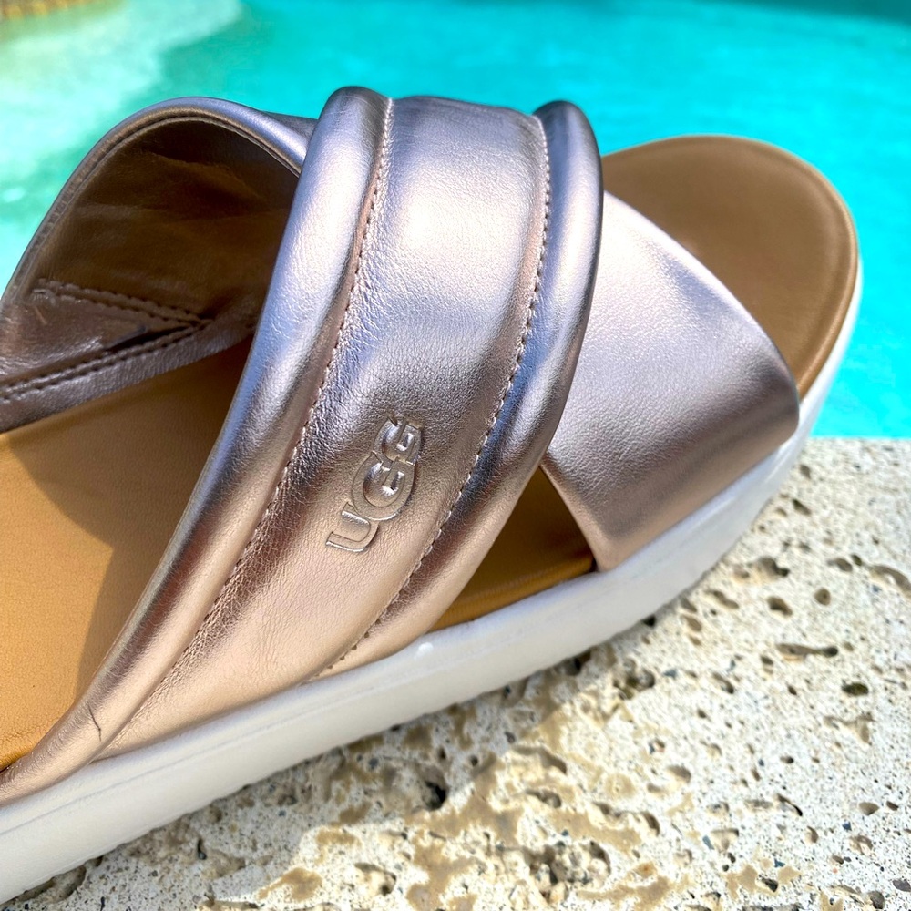 NEW UGG Women’s Zayne Crossband Sandal Wedge Slip On Size 9